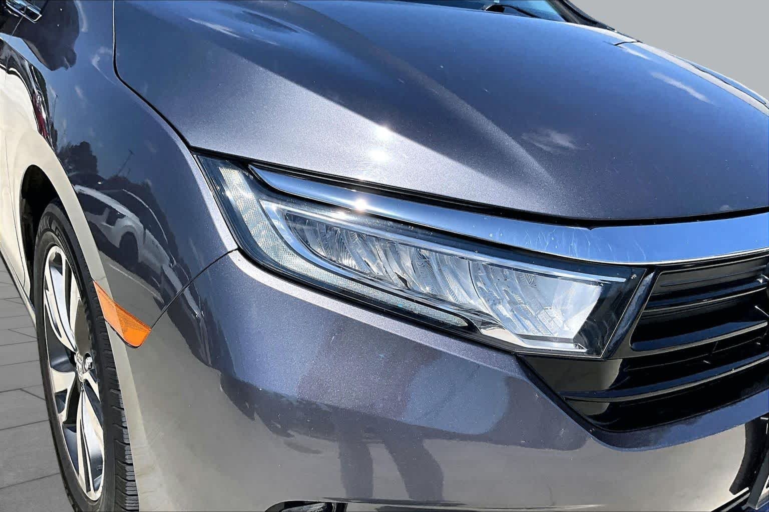Used 2022 Modern Steel Metallic Honda Touring image 27
