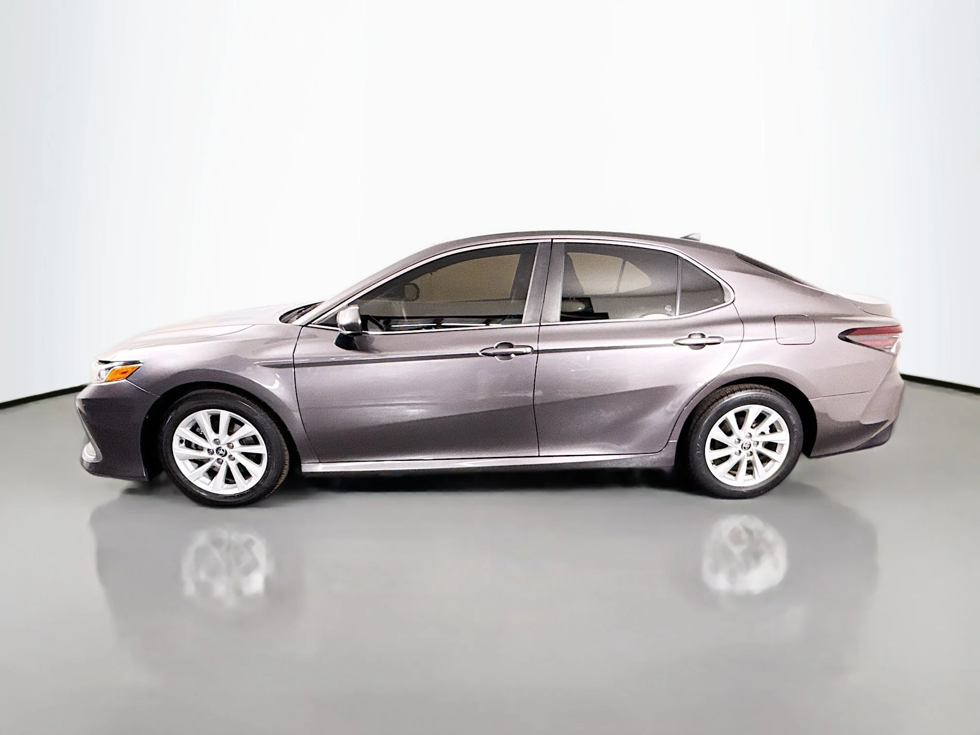 Used 2022 Predawn Gray Mica Toyota LE image 4