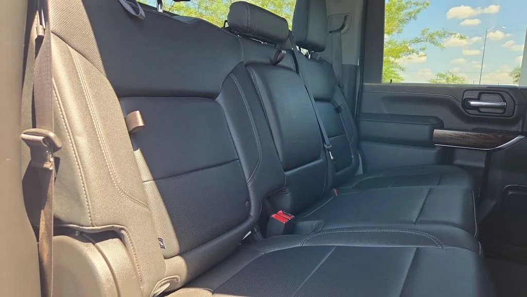 Used 2023 White GMC SLT image 25