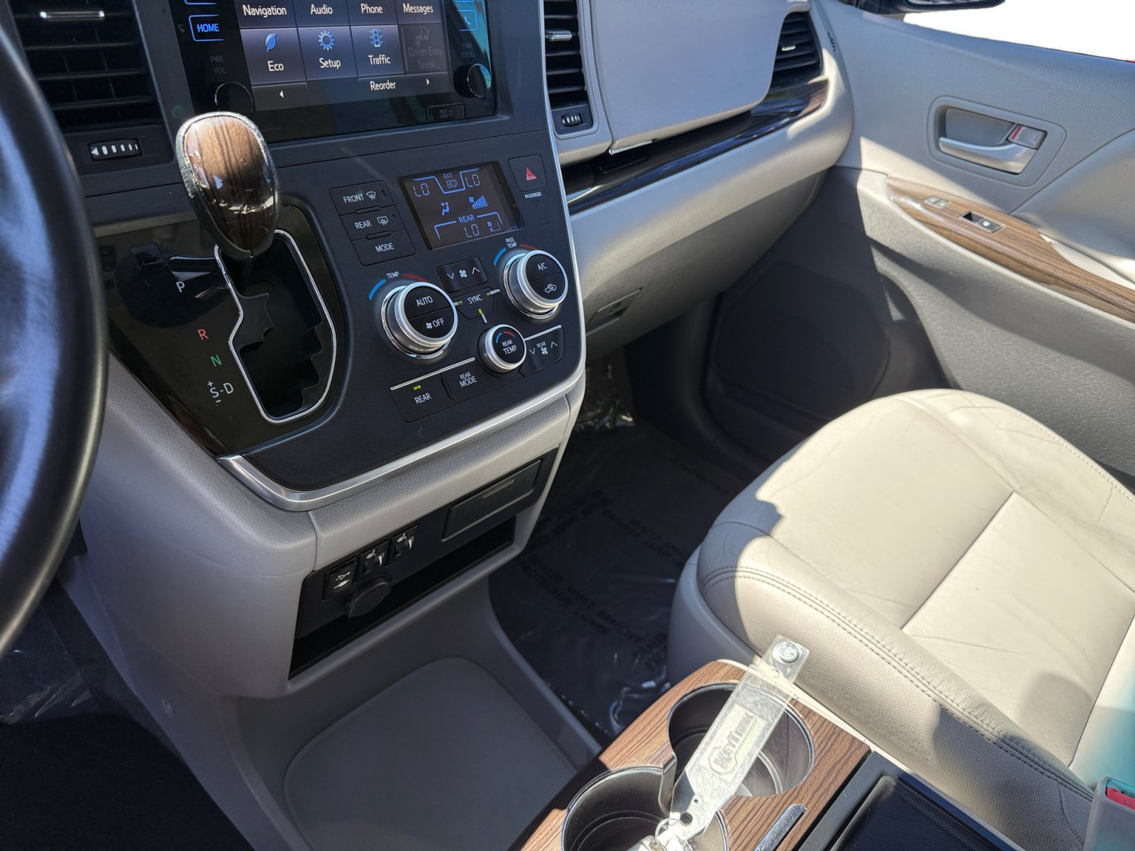 Used 2015 Predawn Gray Mica Toyota XLE image 13