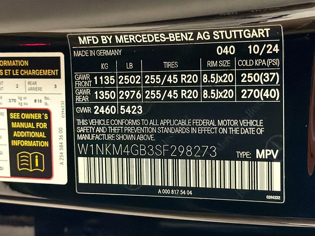 Used 2025 Black Mercedes-Benz GLC 300 image 35