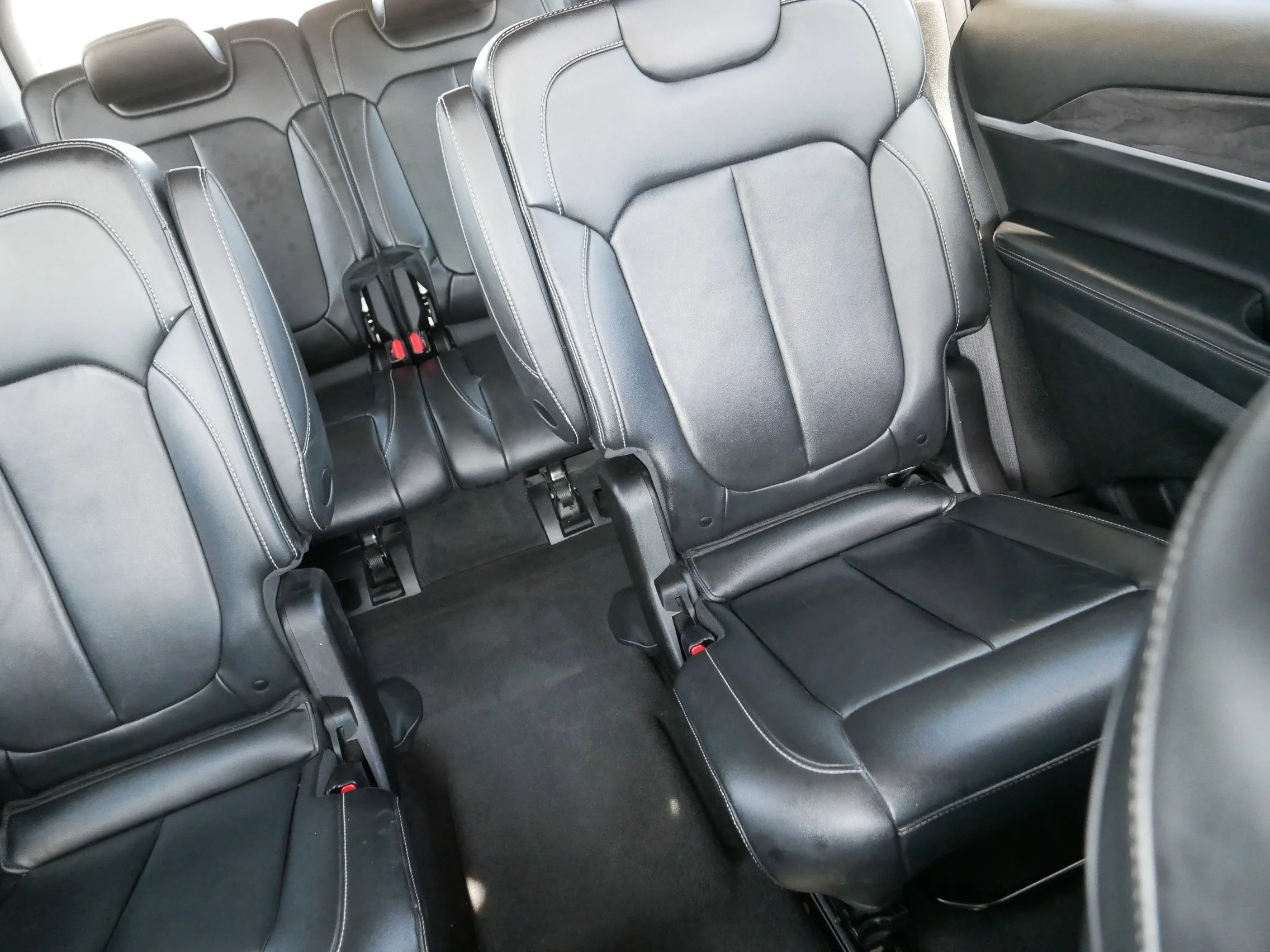 Used 2022 Silver Zynith Jeep Limited image 14
