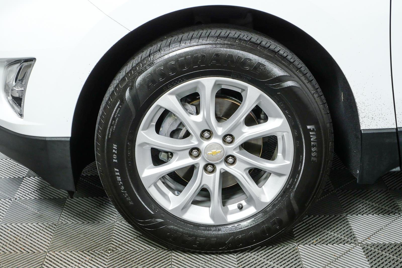 Used 2018 SUMMIT WHITE Chevrolet LS image 34