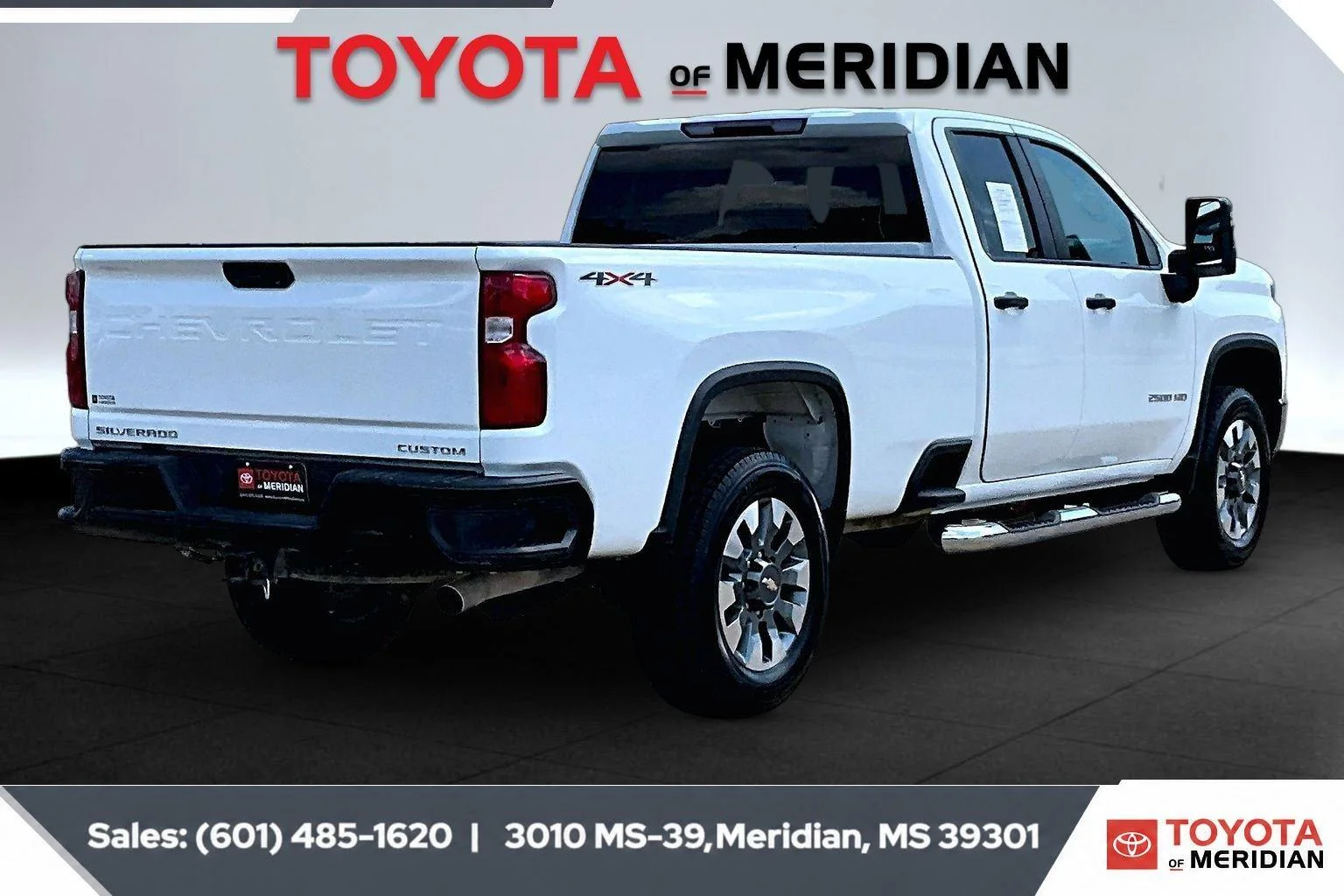 Used 2023 Summit White Chevrolet Custom image 11