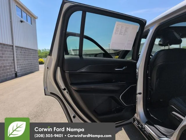 Used 2021 Silver Zynith Jeep  image 24