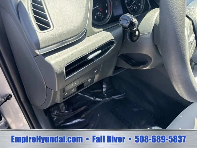 Used 2023 Silver Hyundai SEL image 19
