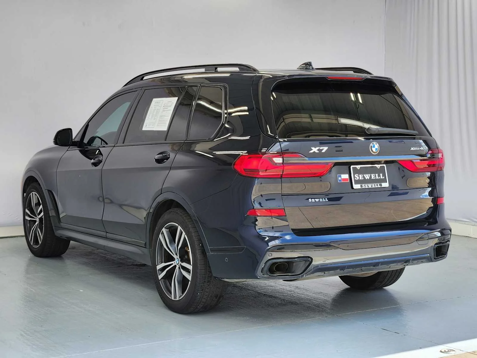 Certified Used 2022 Carbon Black Metallic BMW xDrive40i image 3