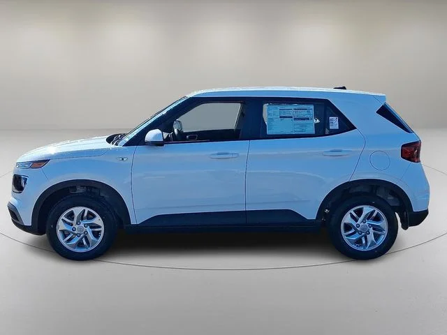 New 2026 White Hyundai SE image 4