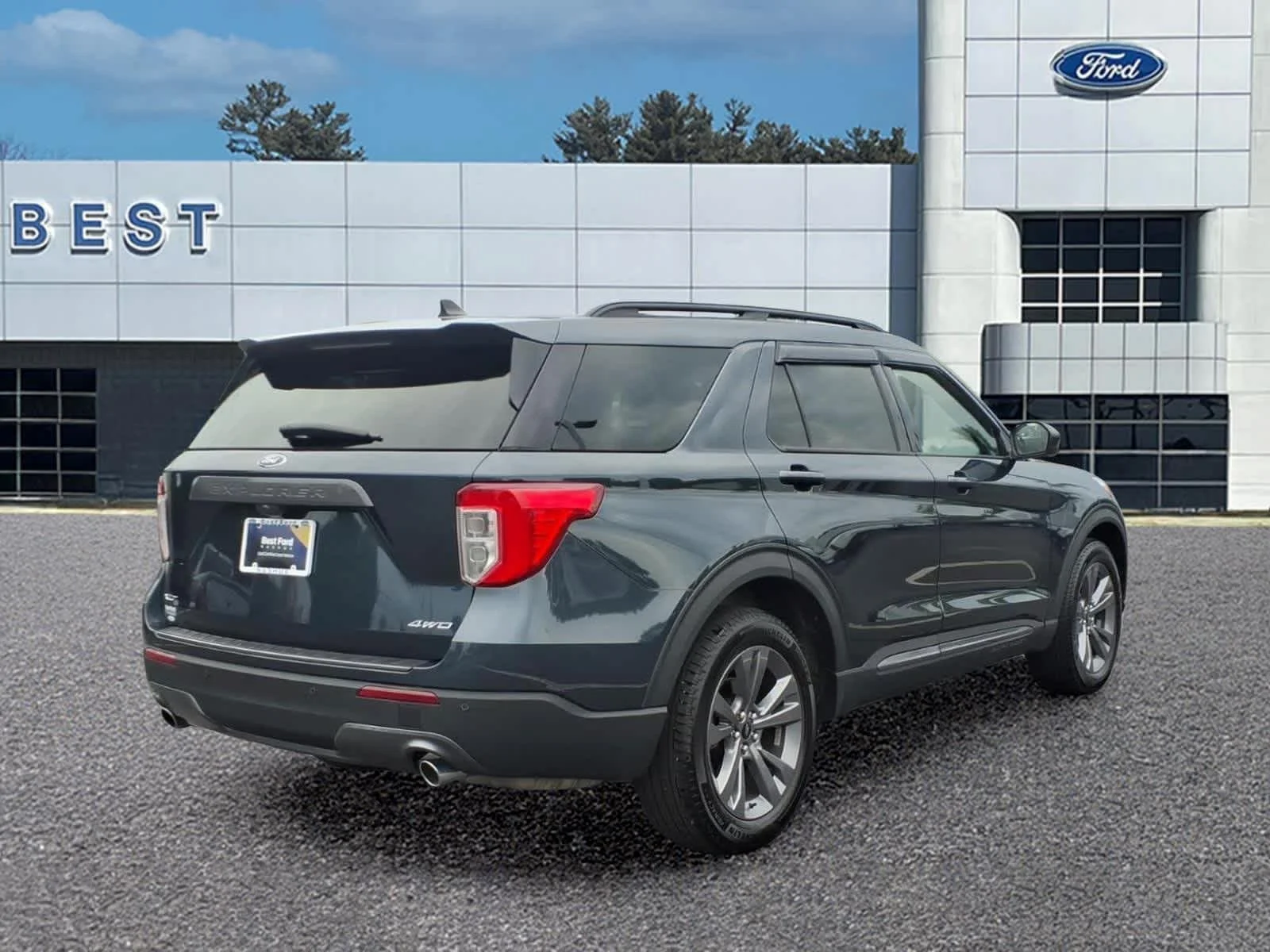 Used 2023 Stone Blue Ford XLT image 8