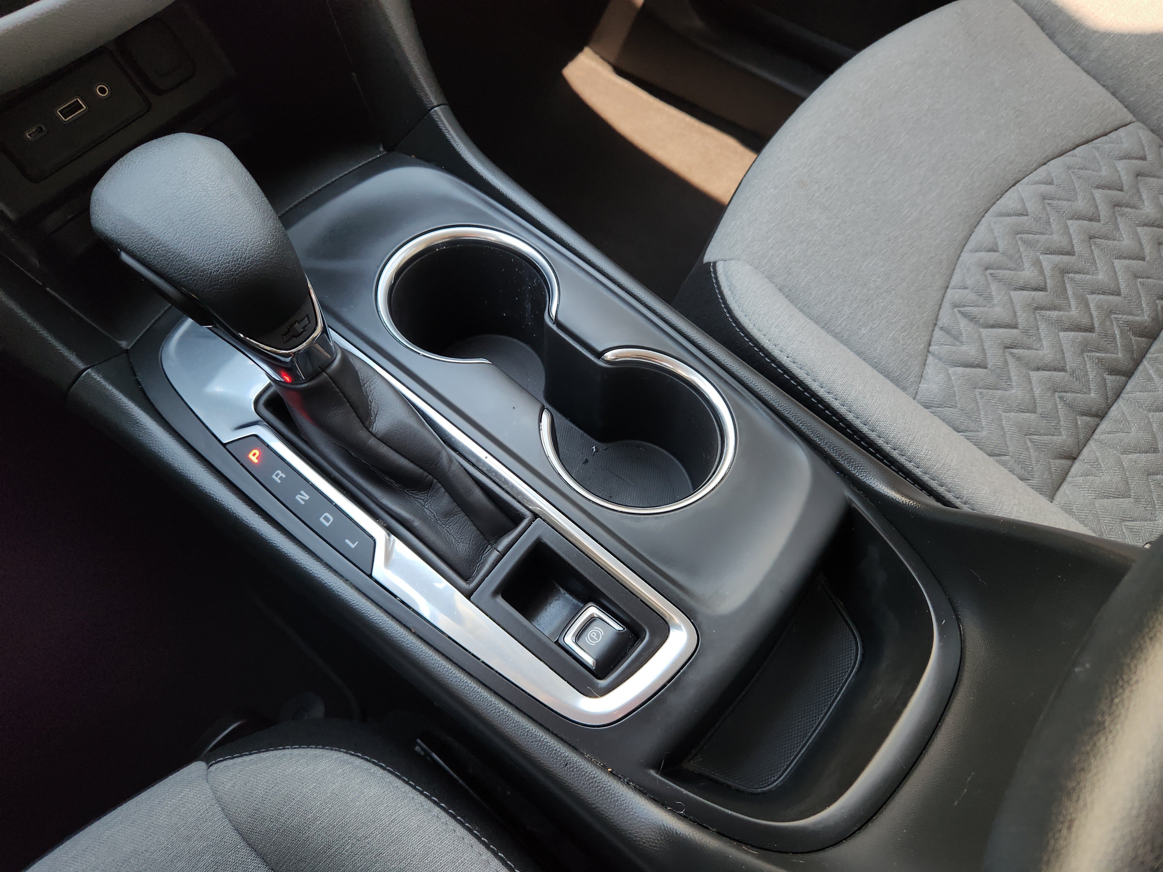 Used 2024 Summit White Chevrolet LS image 21