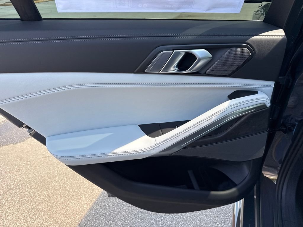 New 2027 Gray BMW xDrive40i image 25