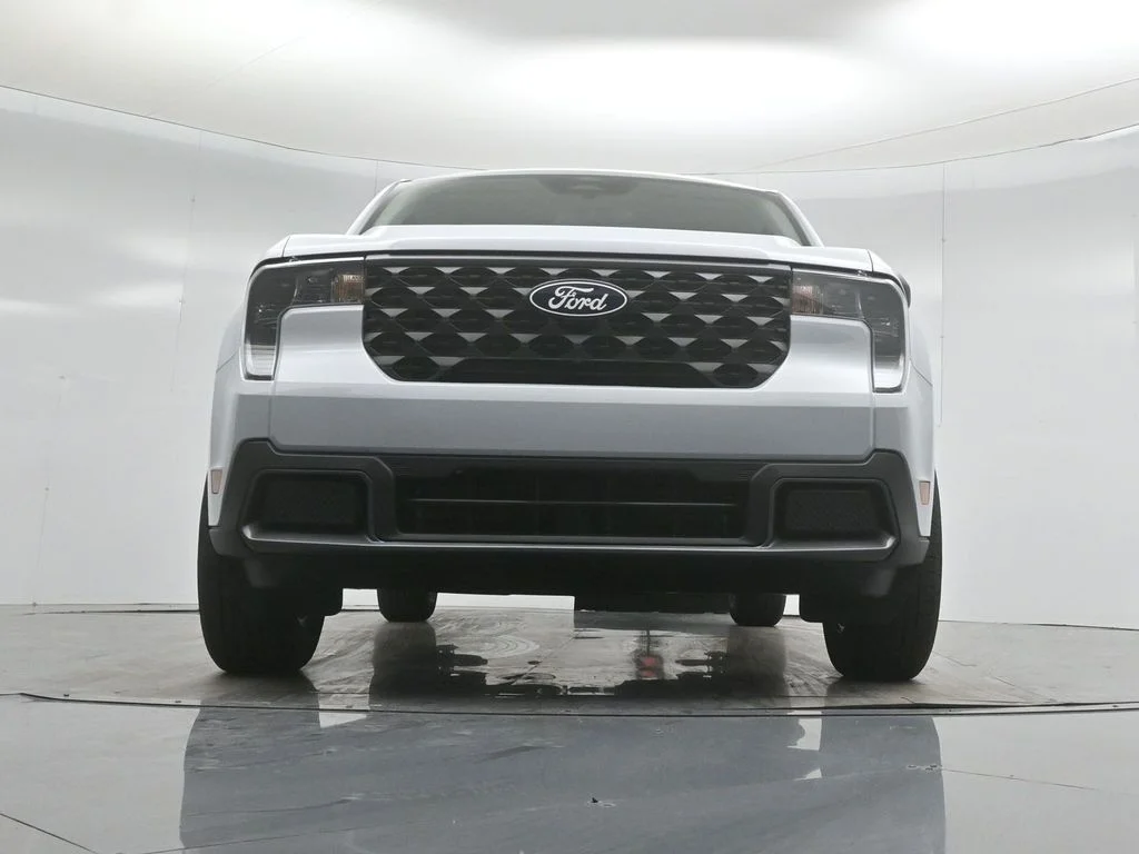 New 2026 Space White Metallic Ford XLT image 38