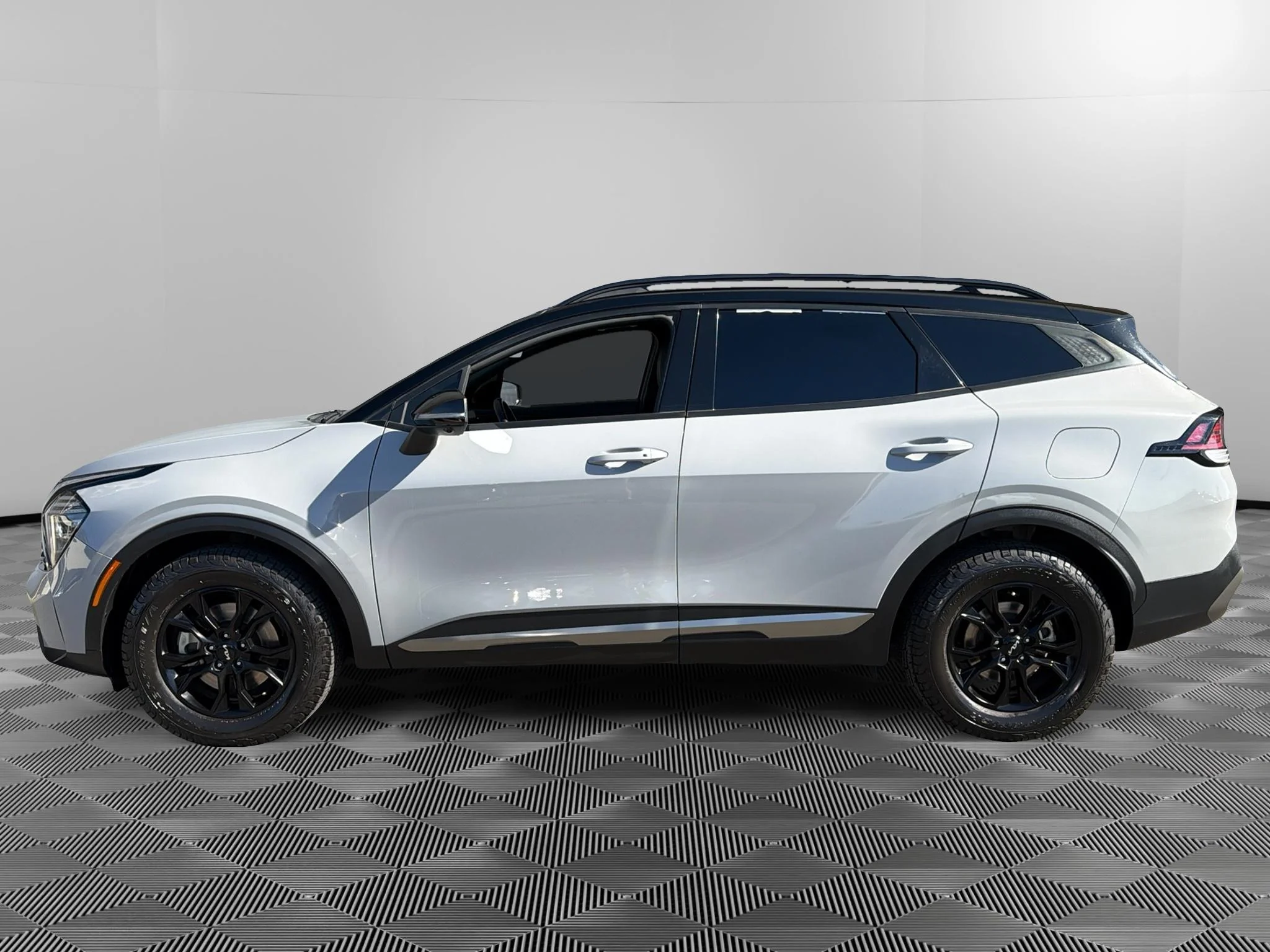 Used 2023 Wolf Gray/Ebony Black Roof Kia X-Pro Prestige image 7
