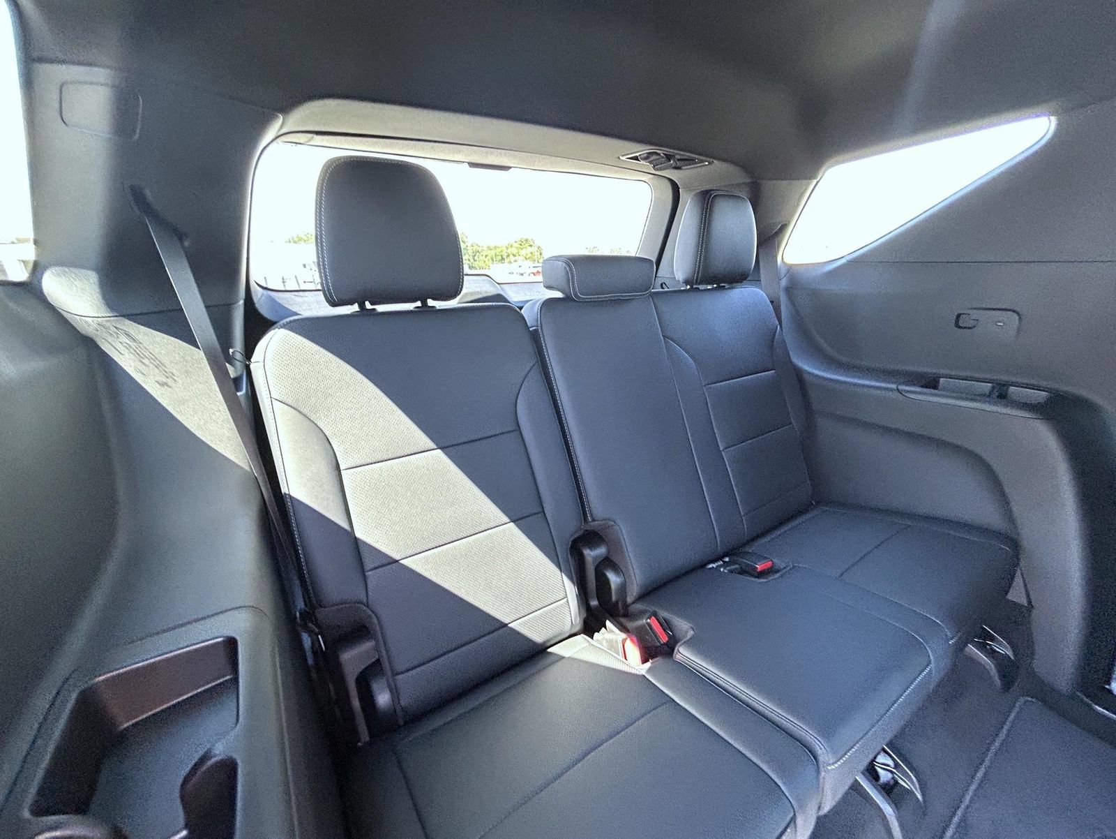 2027 Chevrolet Traverse LT - Photo 21