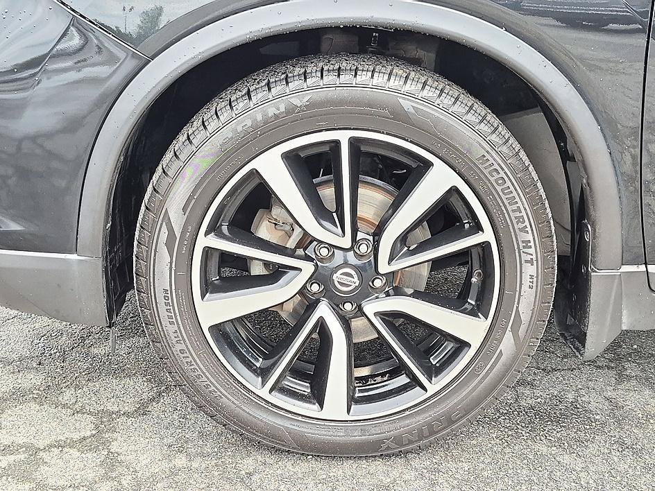 Certified Used 2020 Magnetic Black Pearl Nissan SL image 10