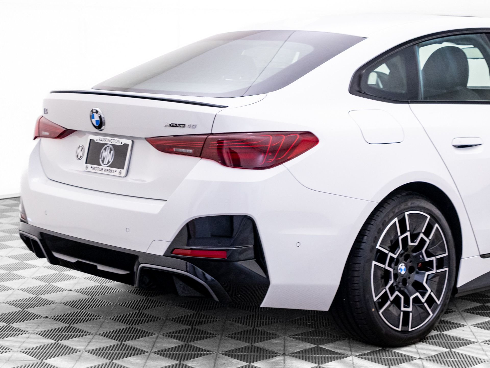 New 2026 Alpine White BMW xDrive40 image 35
