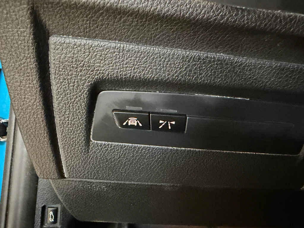Used 2018 Long Beach Blue Metallic BMW Base image 16