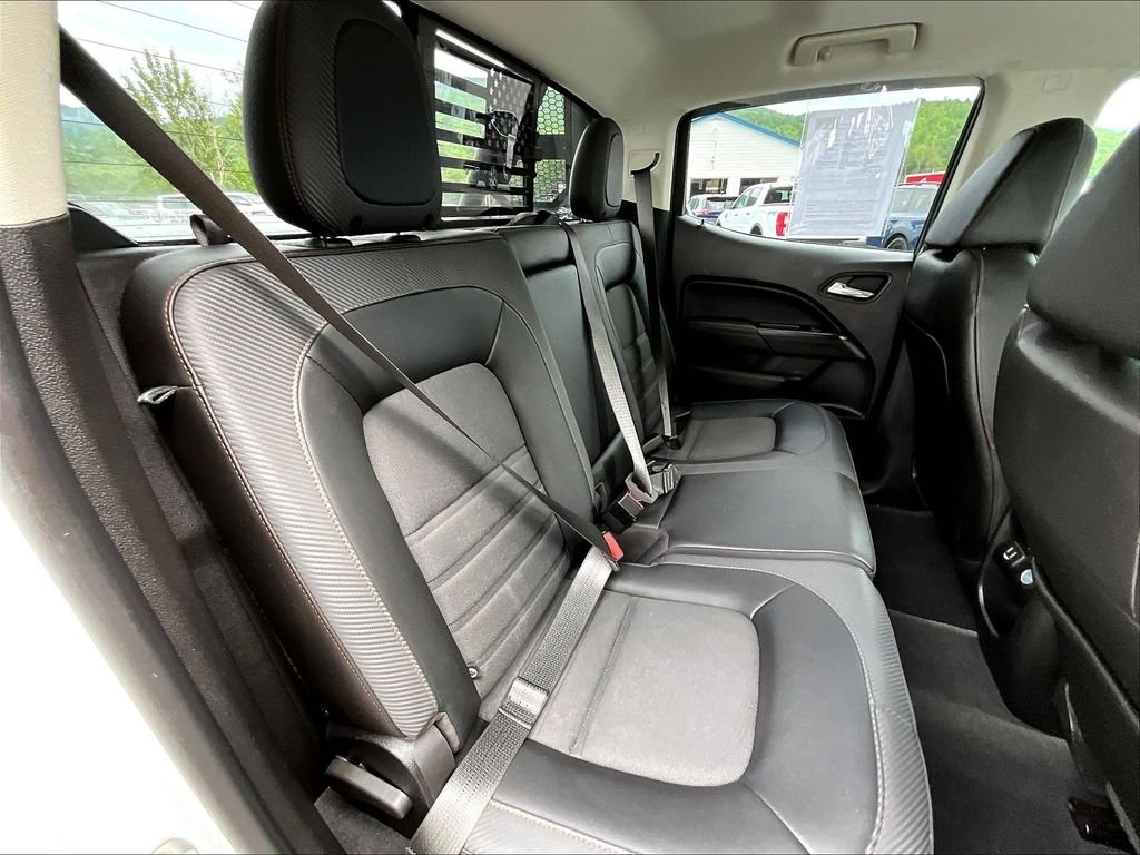 Used 2021 White GMC AT4 w/Cloth image 16