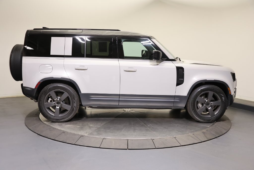 Certified Used 2026 Borasco Grey Metallic Land Rover S image 6