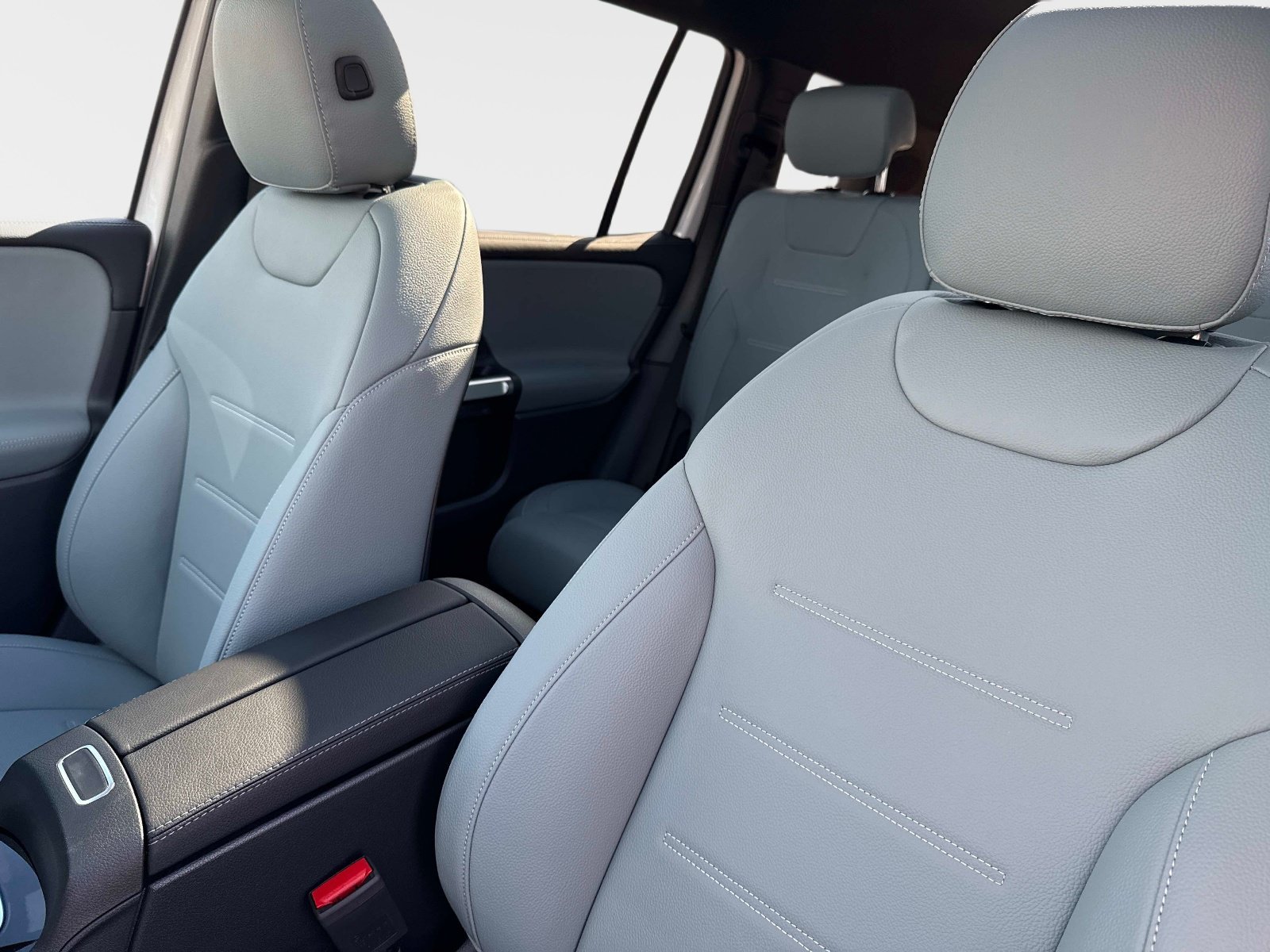 New 2026 Polar White Mercedes-Benz 250 SUV image 21