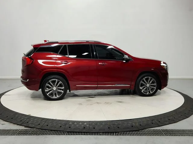 Used 2019 RED QUARTZ TINTCOAT GMC Denali image 9