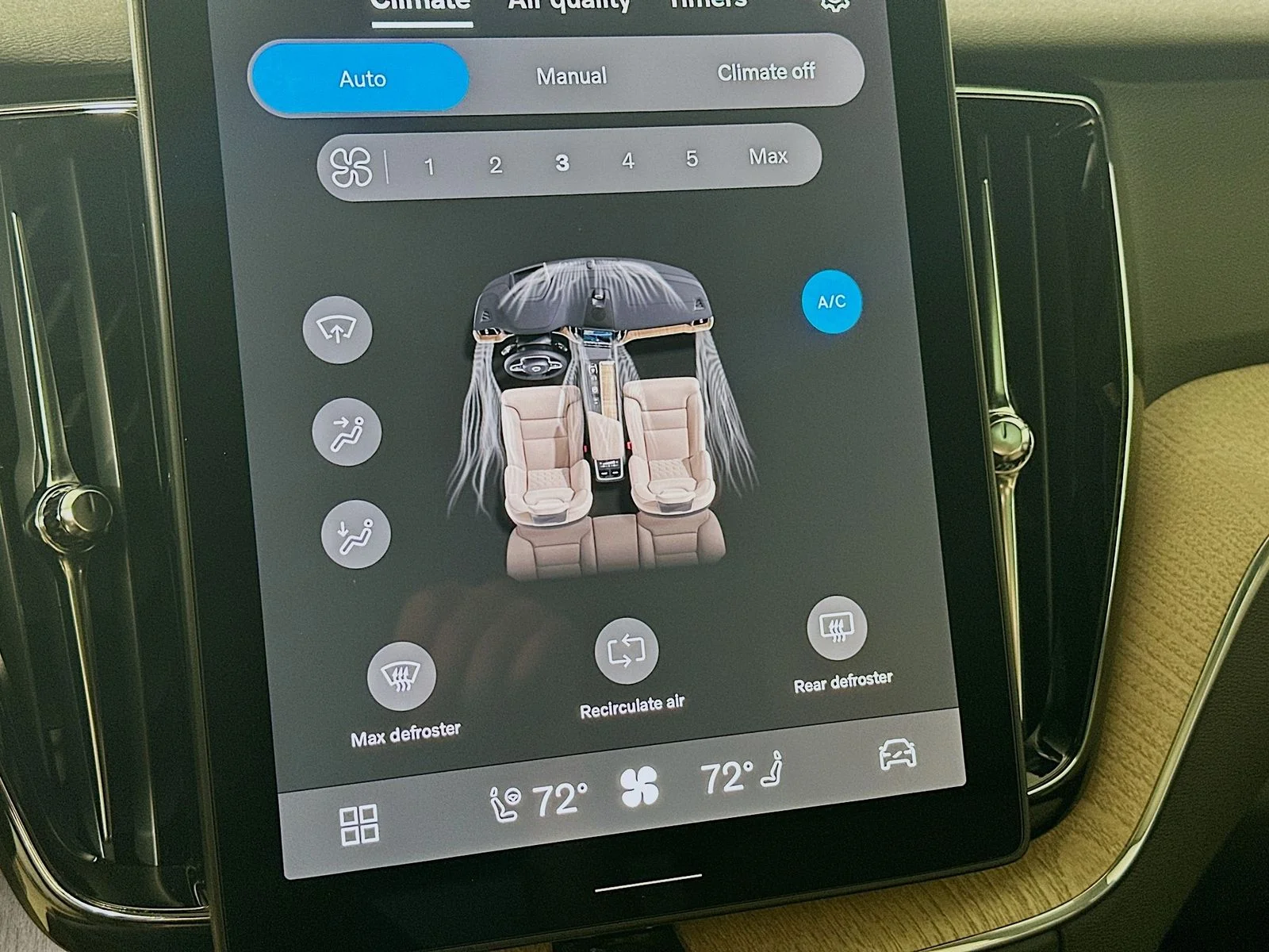 2026 Volvo XC60 Plus - Photo 27