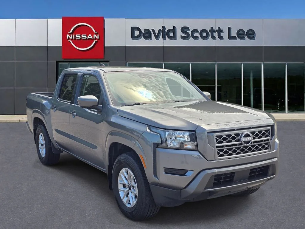 Used 2024 Gray Nissan SV image 3