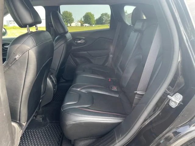 Used 2022 Black Jeep Trailhawk 4x4 image 27