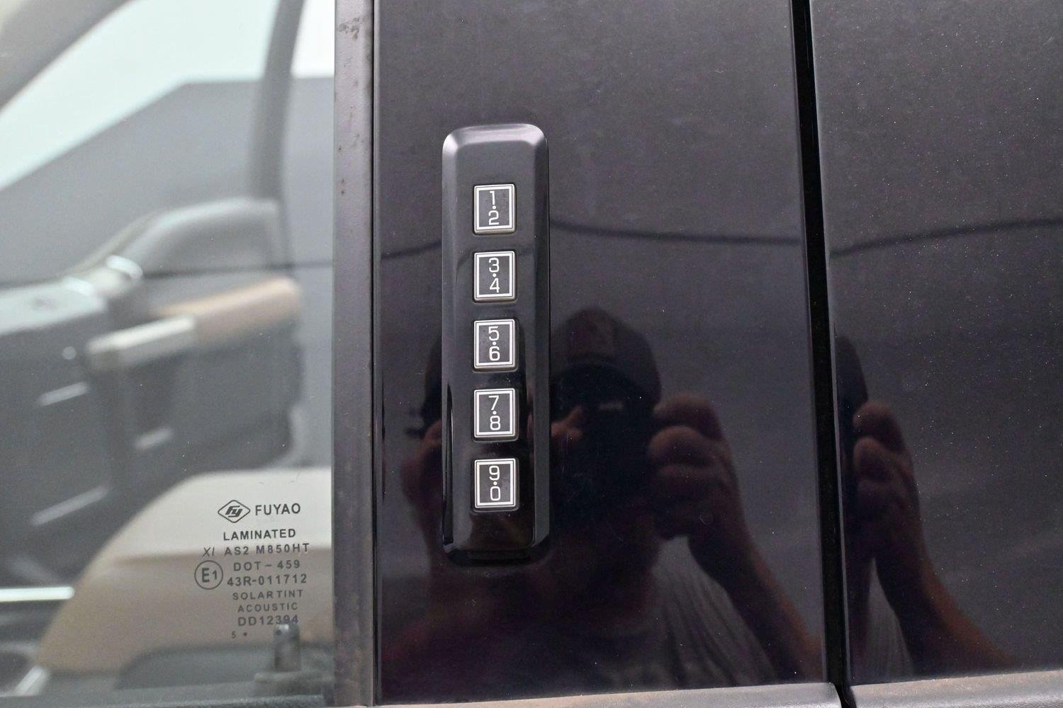 Used 2022 Agate Black Ford LARIAT image 10