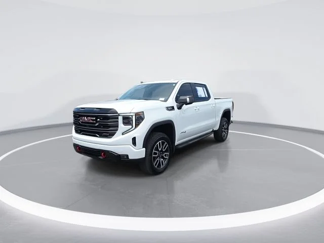 Used 2025 White GMC AT4 image 4