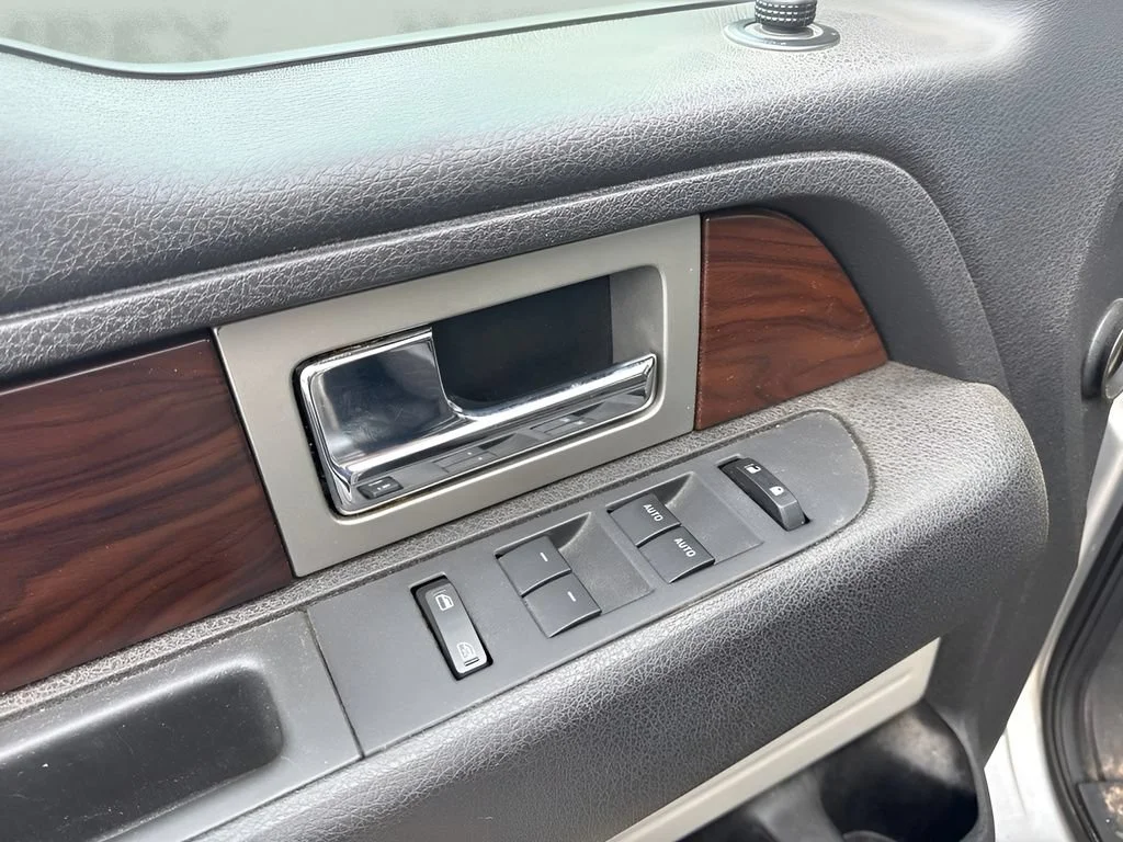 Used 2012  Ford XL image 11
