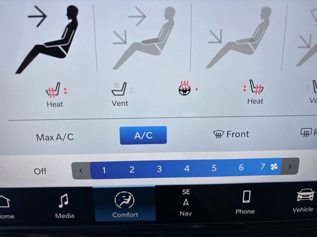 Used 2025 Blue Chrysler Limited image 36