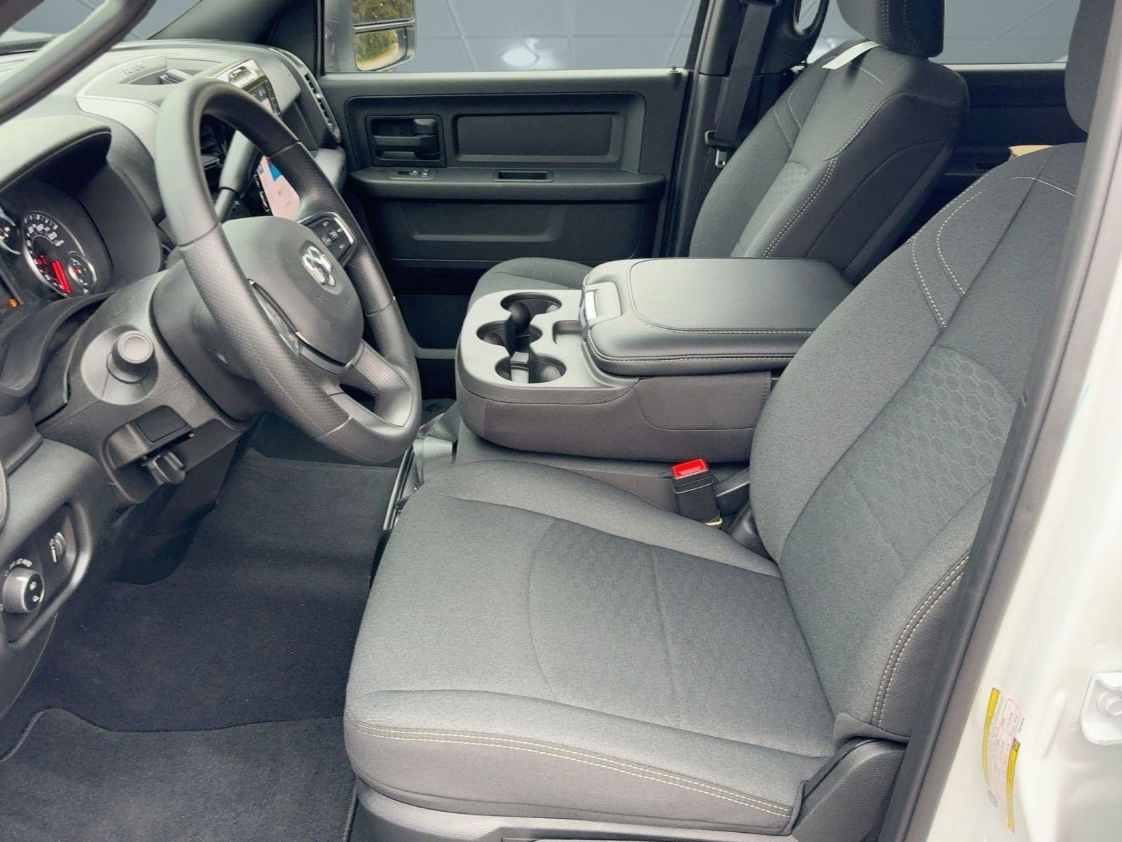 2026 Ram 3500 Tradesman photo 4