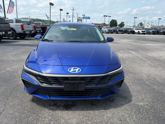Used 2024 Blue Hyundai SEL image 2