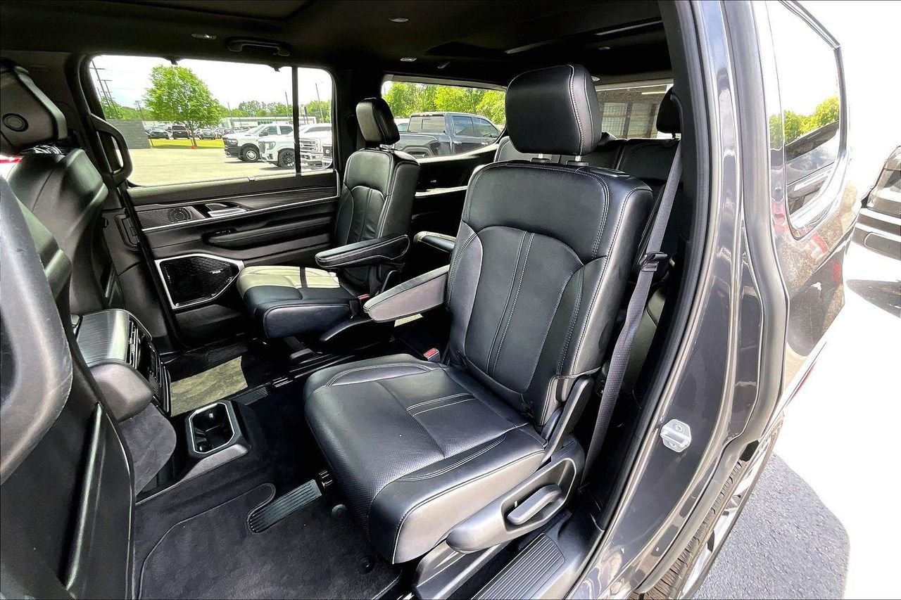 Used 2023 Baltic Gray Metallic Clearcoat Jeep Series III 4x4 image 24