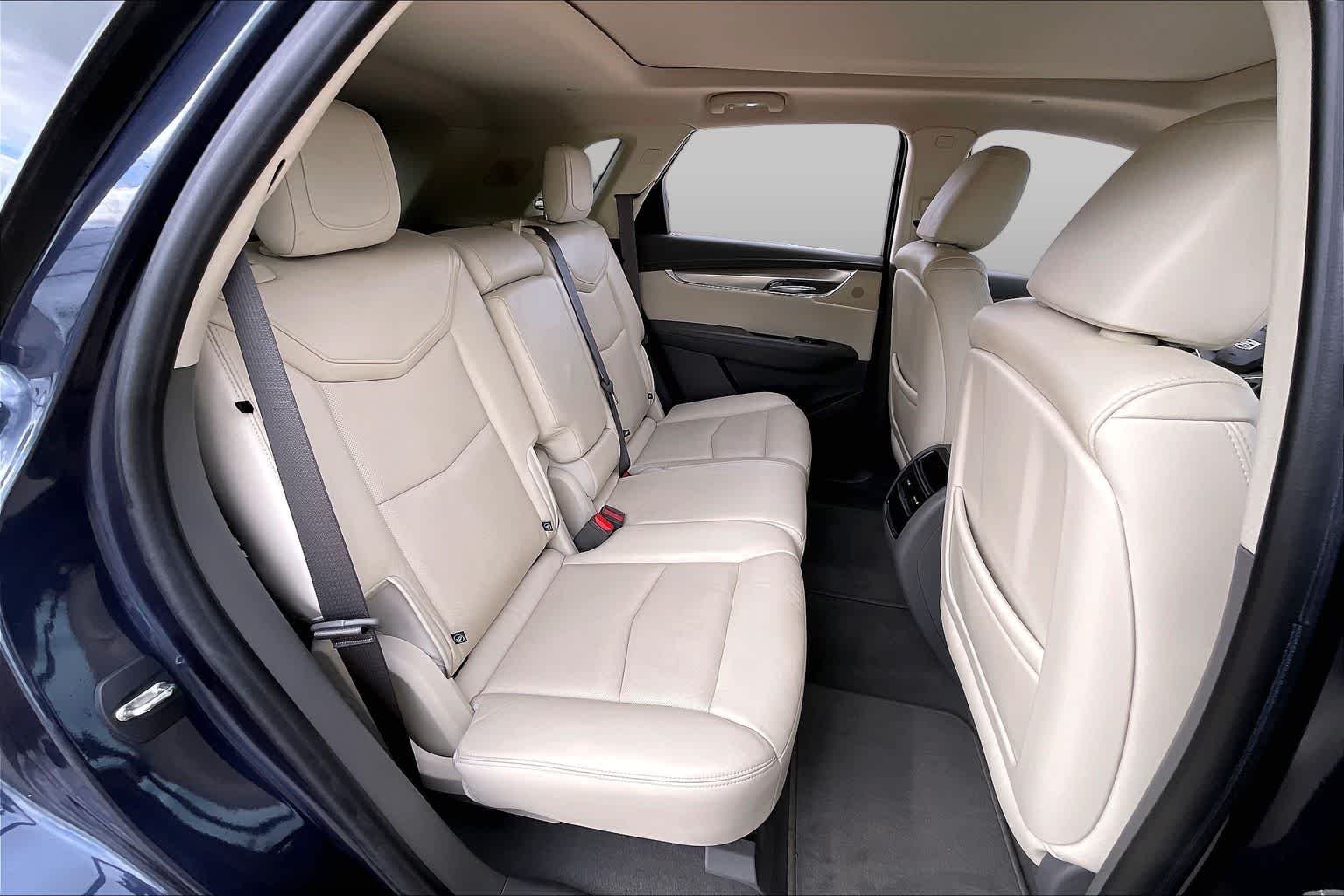 Used 2019 Harbor Blue Metallic Cadillac Luxury FWD image 17