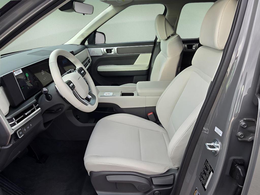 New 2026 Hampton Gray Hyundai SE image 13