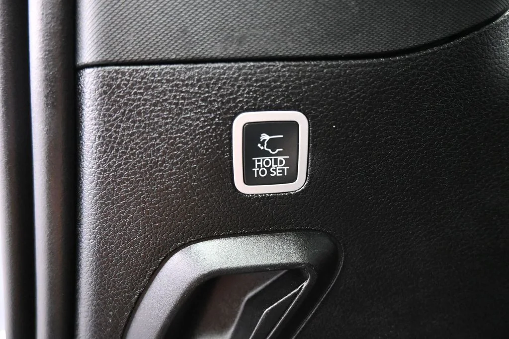 Used 2025 Black Jeep Series III image 31