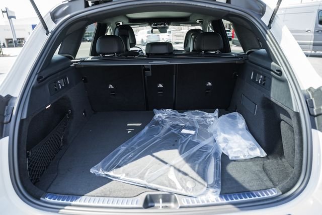 New 2026 Polar White Mercedes-Benz GLC 300 image 10