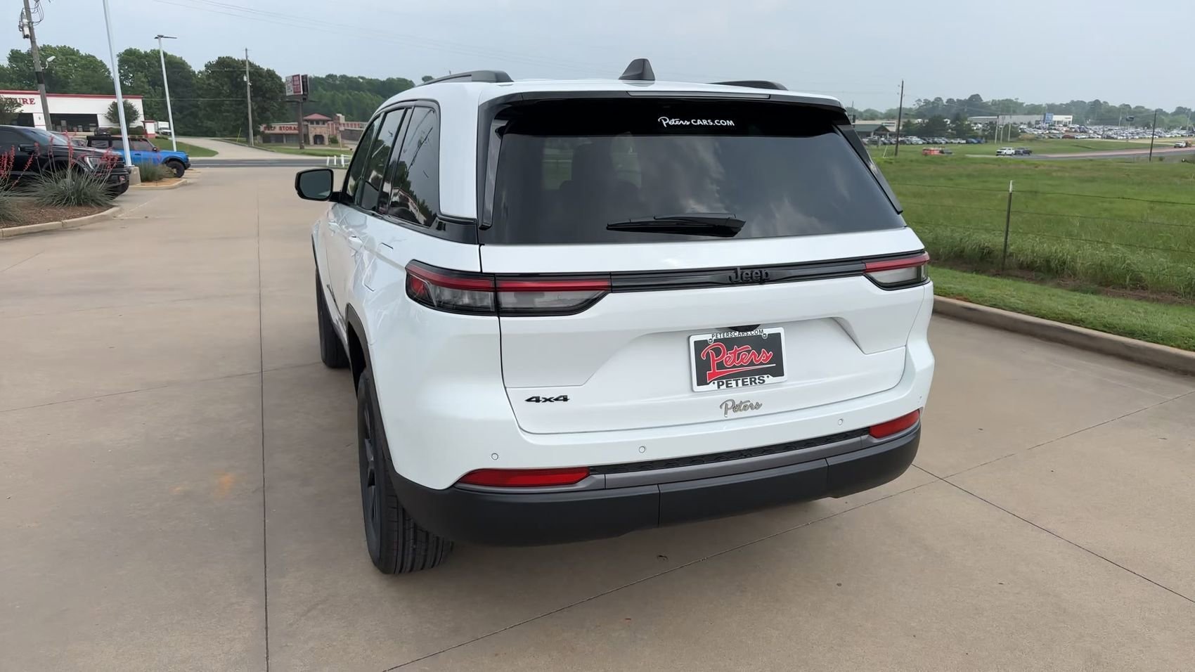New 2026 Bright White Clearcoat Jeep Laredo Altitude image 7