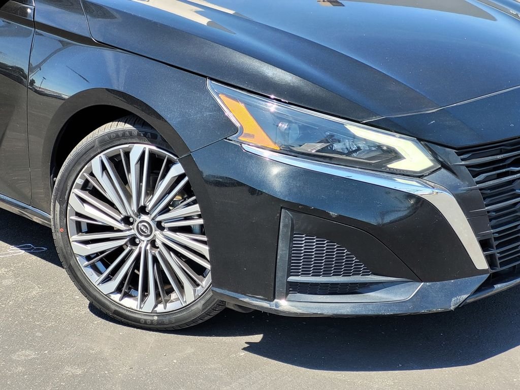 Used 2023 Black Nissan 2.5 SL image 9