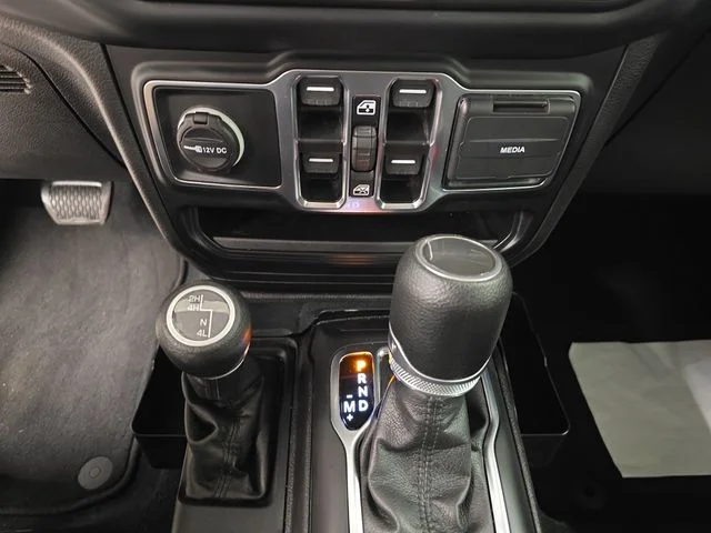 Used 2023 Bright White Clearcoat Jeep Sport S image 27