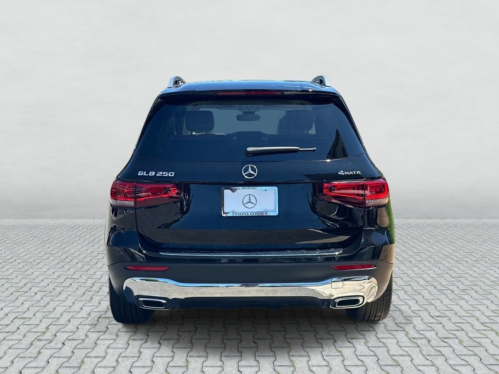 Used 2023  Mercedes-Benz GLB 250 image 6