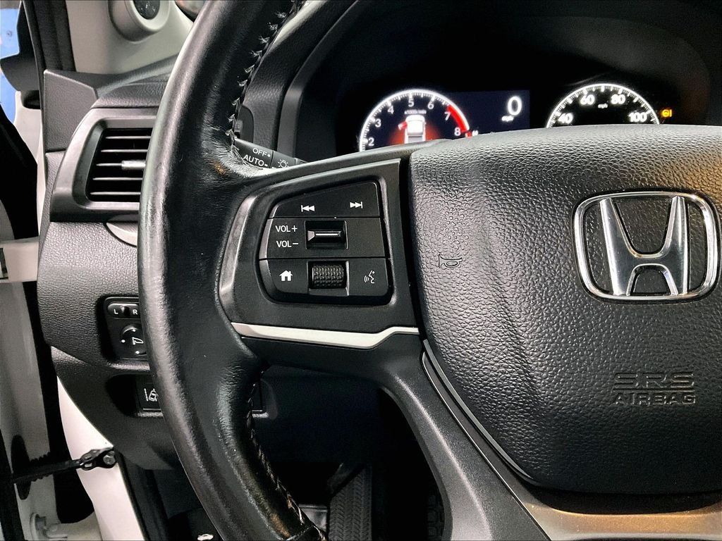 Used 2024 White Honda RTL image 23