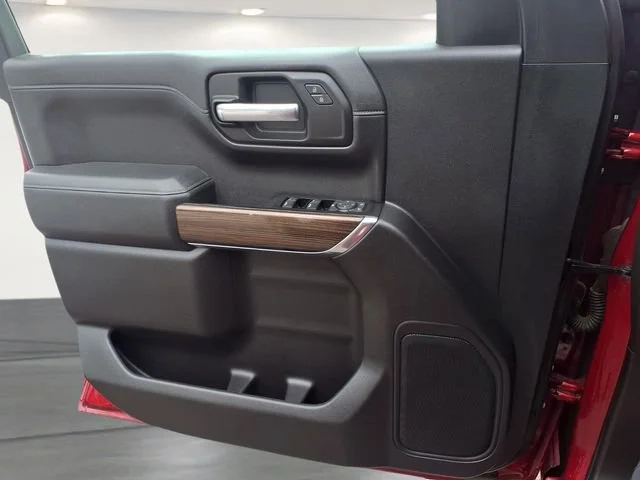 Used 2019 CAJUN RED TINTCOAT Chevrolet LT image 18