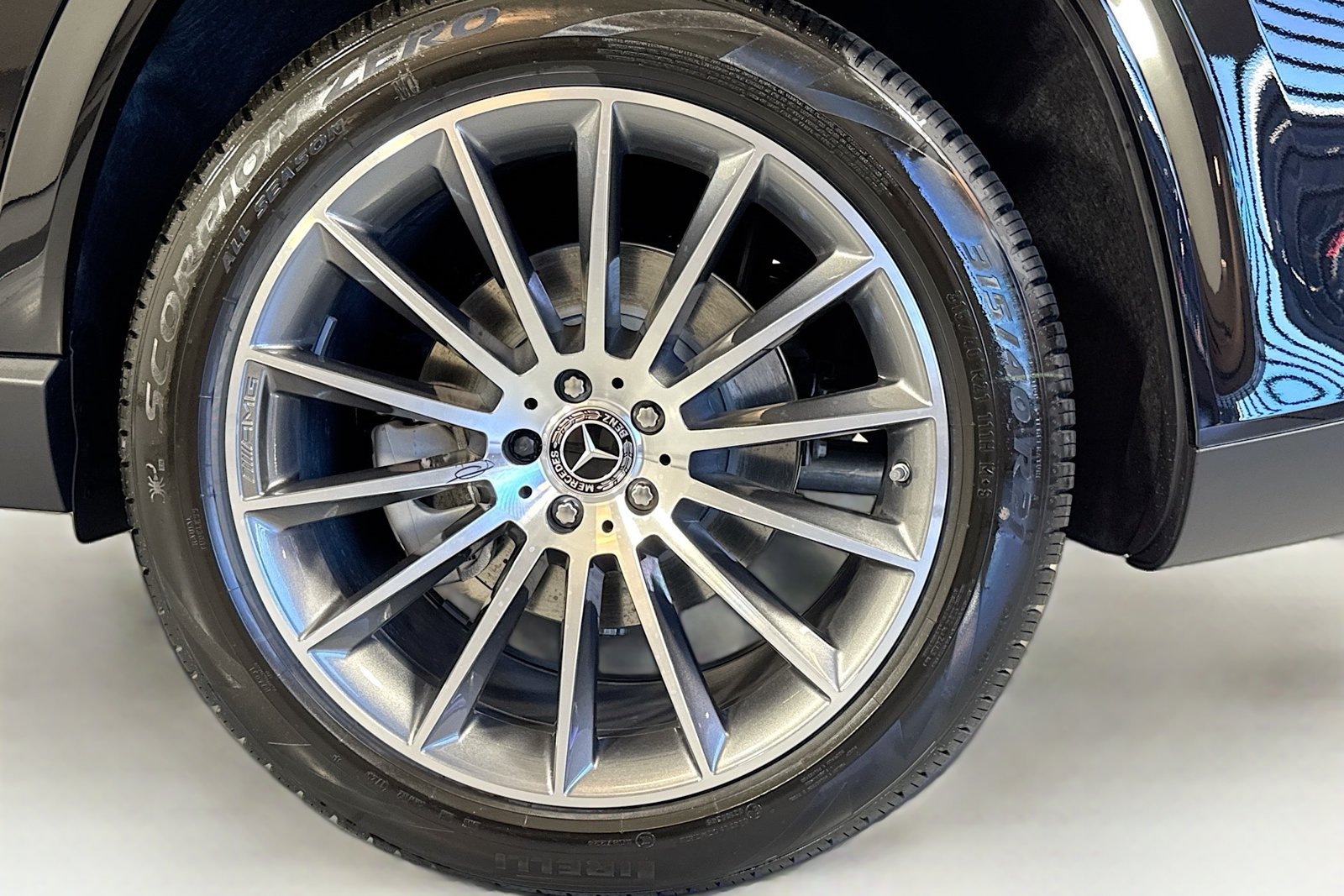 New 2026 Obsidian Black Metallic Mercedes-Benz GLE 450 image 29