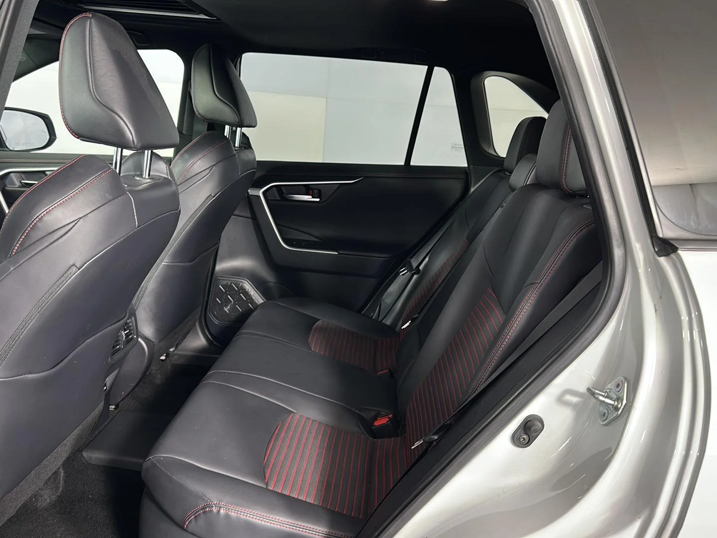 Used 2023 Wind Chill Pearl w/Midnight Black Metallic Roof Toyota XSE image 27