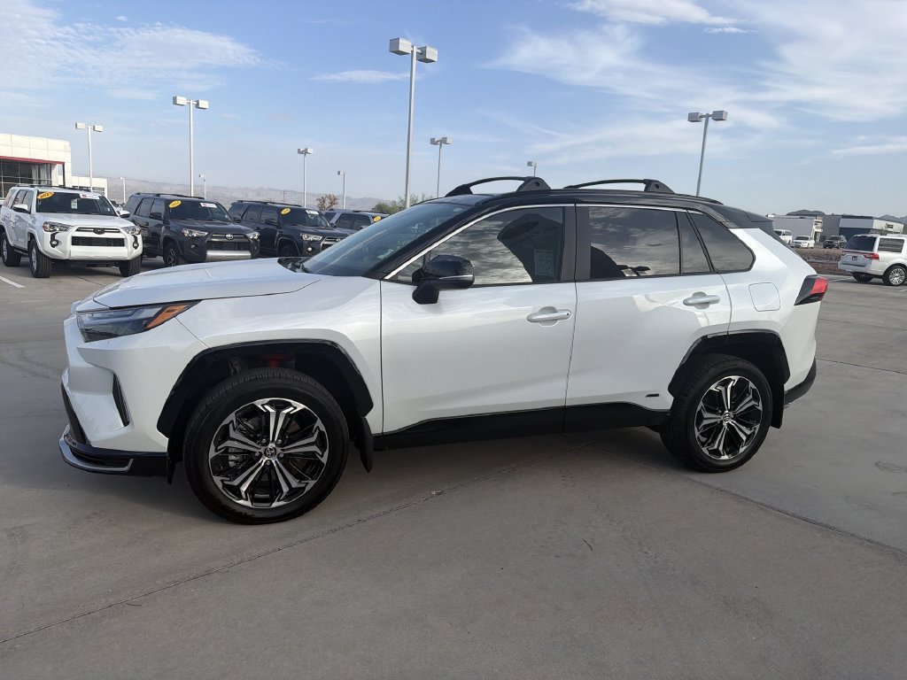 2025 Toyota RAV4 XSE - Photo 8