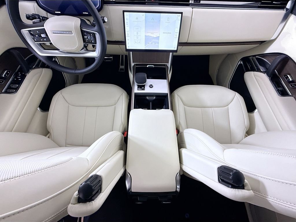 New 2026 Fuji White LAND ROVER SE 7 Seats image 16