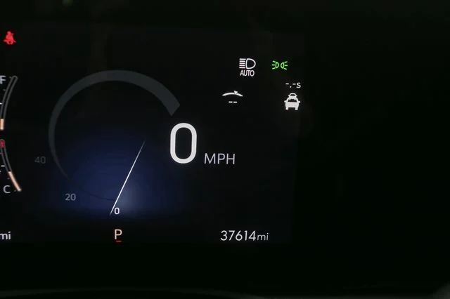 Used 2024 Red Buick Sport Touring image 34
